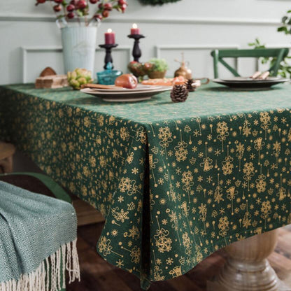 Elegant Christmas Gilded Tablecloth – Perfect for a Festive and Sophisticated Table Setting!