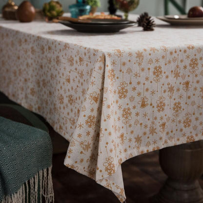 Elegant Christmas Gilded Tablecloth – Perfect for a Festive and Sophisticated Table Setting!