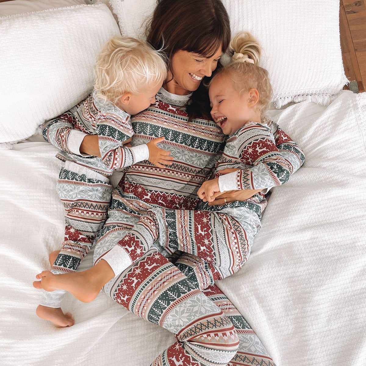 Classic Nordic Christmas Family Pajama Set – Cozy Holiday Homewear for the Whole Family