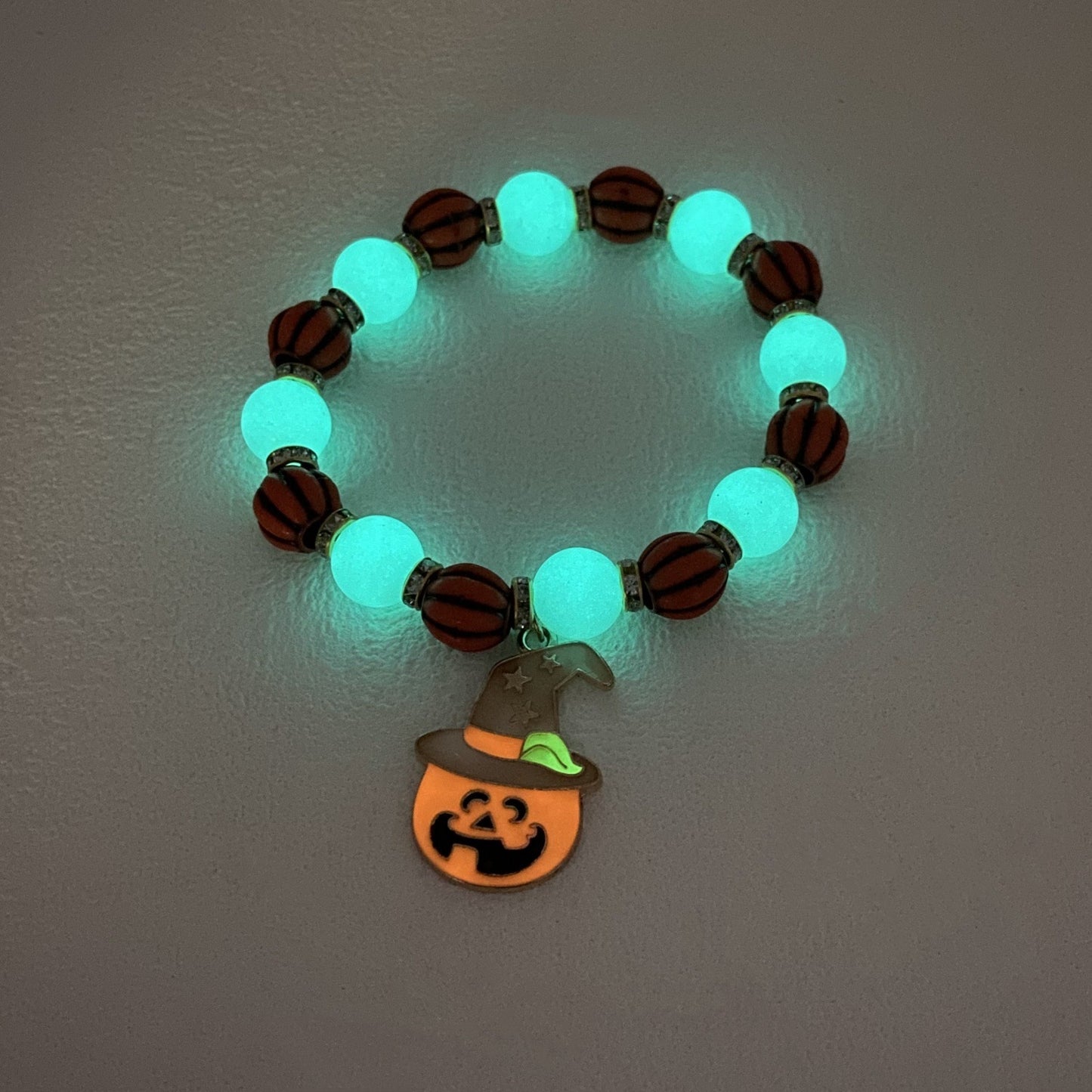 Halloween Vintage Gothic Charm Bracelet – Pumpkin, Witch Hat, and Kitten with Natural Stone Beads for Women’s Party Wear