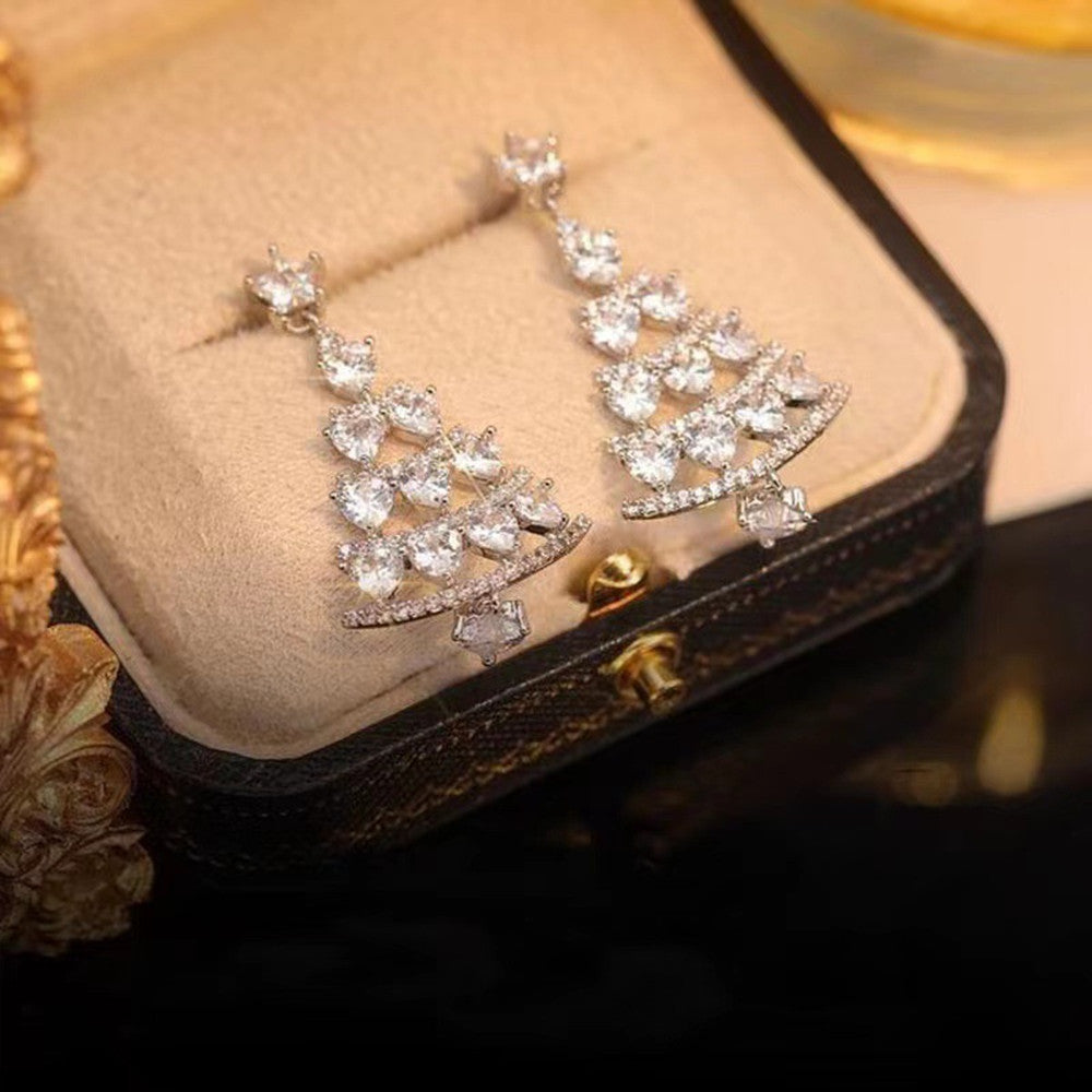 Elegant Crystal Christmas Tree Earrings – Sparkle with Holiday Glamour!