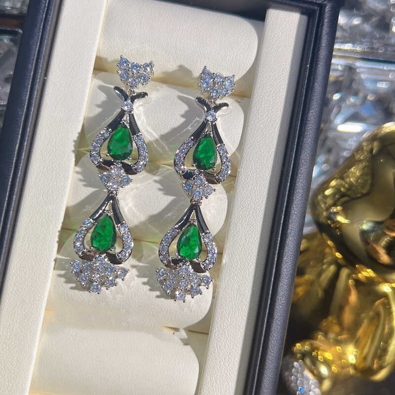 Luxurious Green Zircon Necklace & Earrings Set – Perfect Evening Dress Accessories for a Glamorous Look