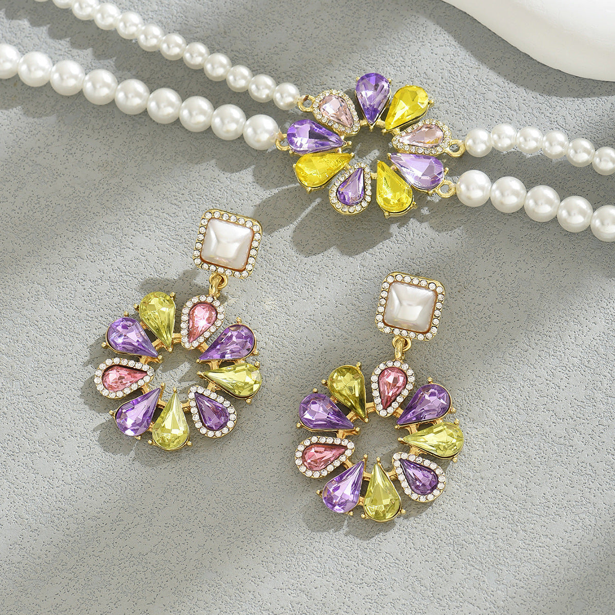 Vintage Floral Pearl Necklace & Earrings Set – Statement Jewelry for Elegant Occasions