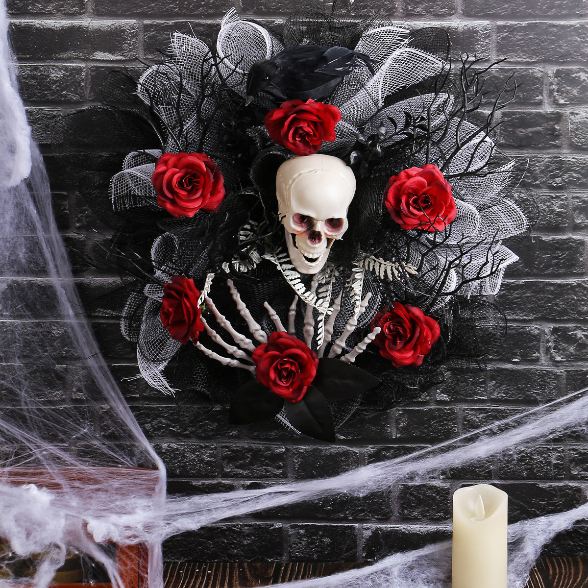 Elegant Halloween Red Rose & Skull Mesh Garland – Spooky-Chic Door Hanging Decoration for a Haunting Welcome