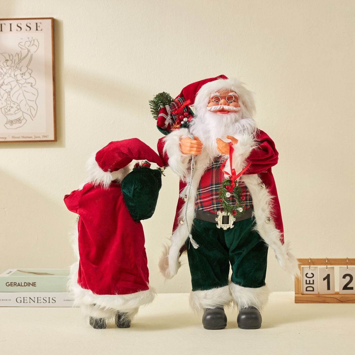 Classic Santa Claus Figurine - Festive Holiday Home Décor