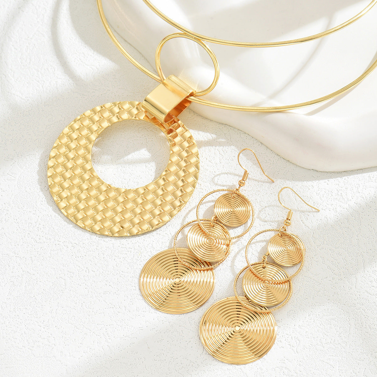 Bold Geometric Necklace & Earring Set – Simple yet Striking Statement Jewelry