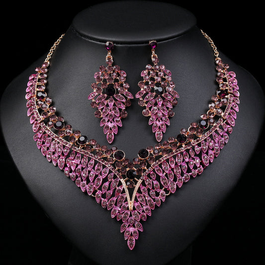 Elegant Retro Necklace & Earrings Set – A Touch of Timeless Glamour