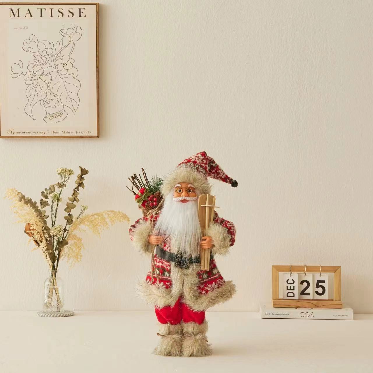 Charming Santa Claus Ornament - Festive Holiday Decor