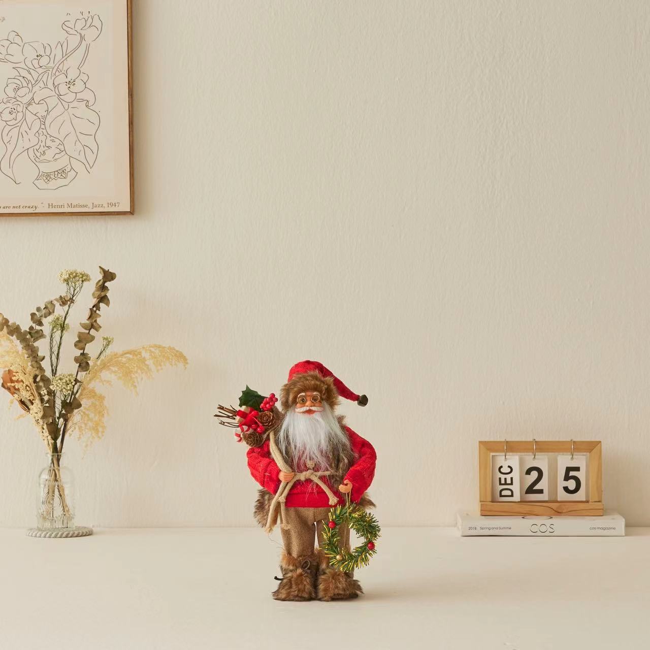 Charming Santa Claus Ornament - Festive Holiday Decor