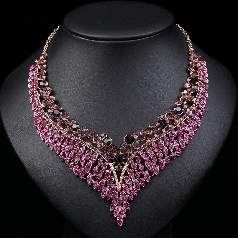 Elegant Retro Necklace & Earrings Set – A Touch of Timeless Glamour