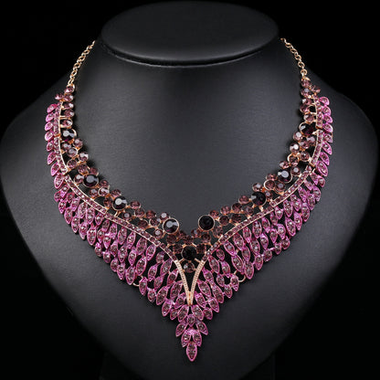 Elegant Retro Necklace & Earrings Set – A Touch of Timeless Glamour